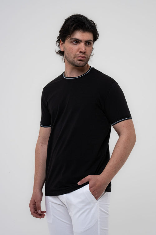 T-shirt girocollo con bordi a contrasto