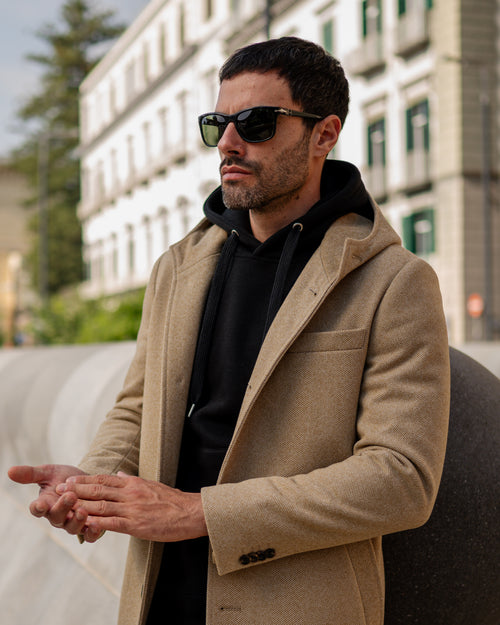 Cappotto spigato con cappuccio