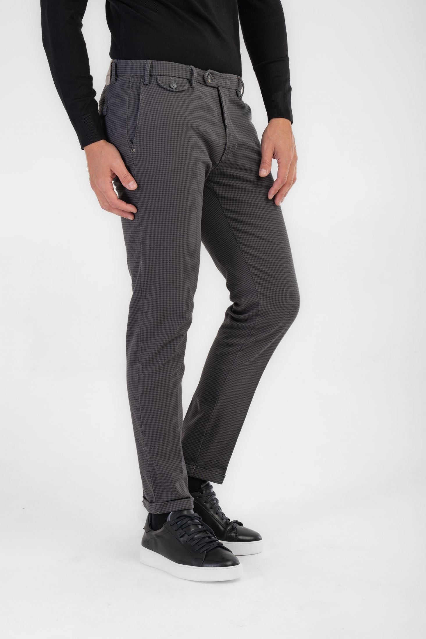 Pantaloni chino microfantasia