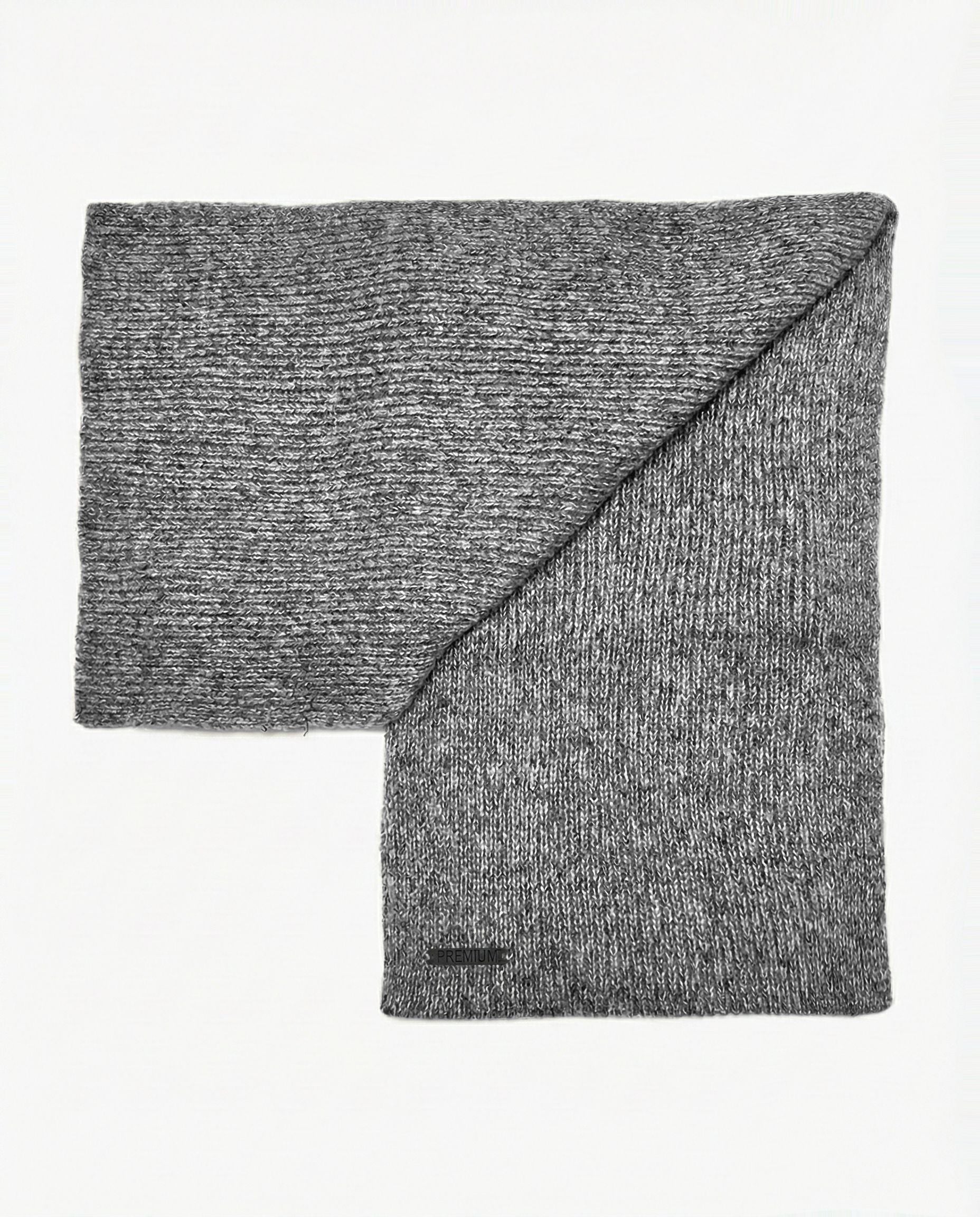 Set coordinato berretto e sciarpa