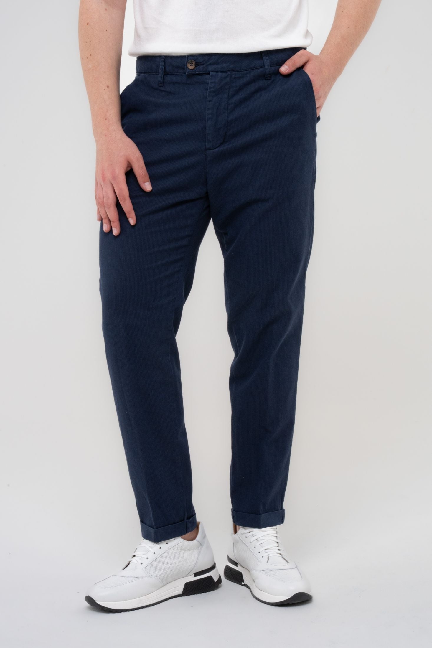 Pantaloni chino mistolino con risvolto