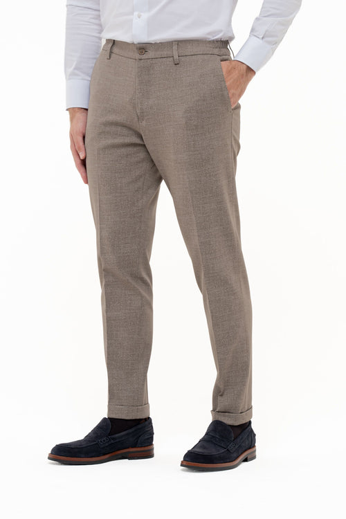Pantaloni con risvolto in microfantasia
