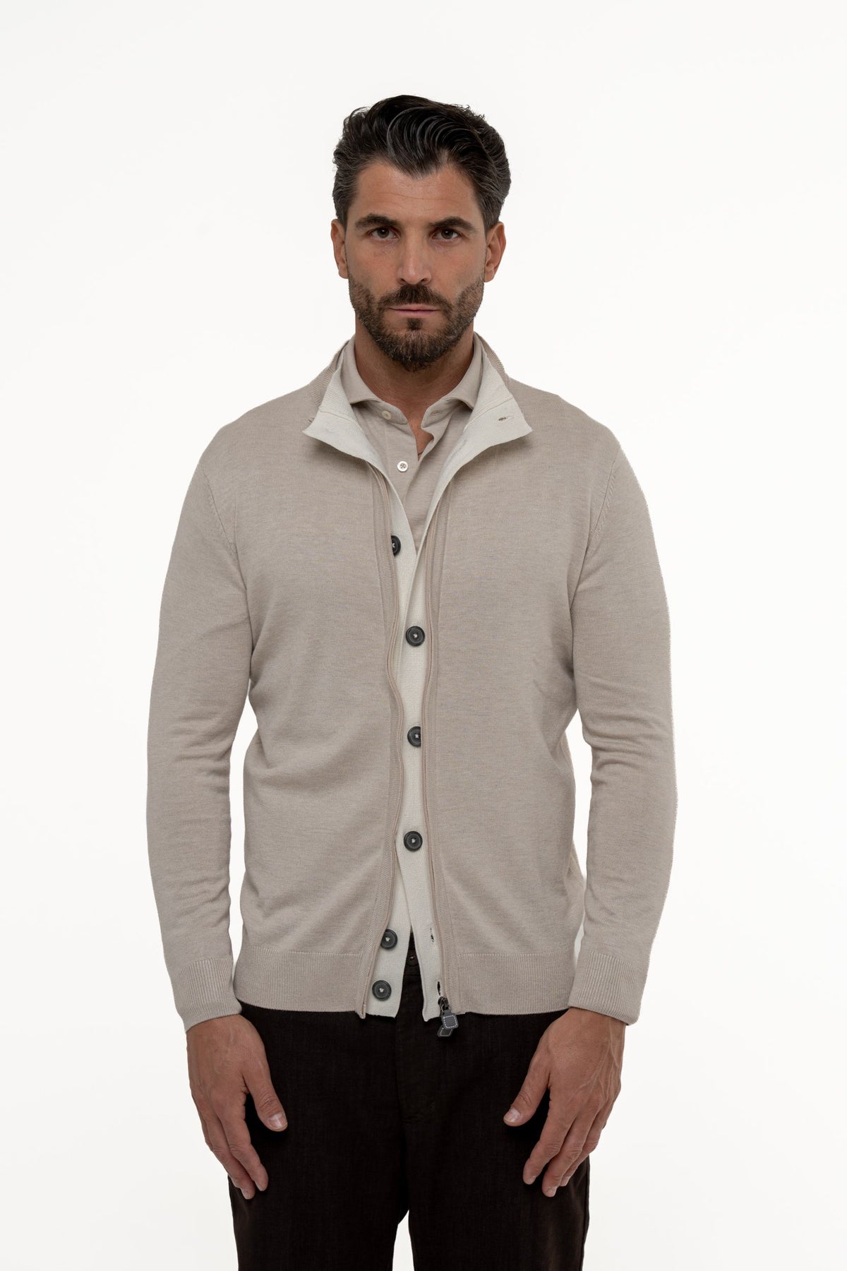 Cardigan con zip e bottoni