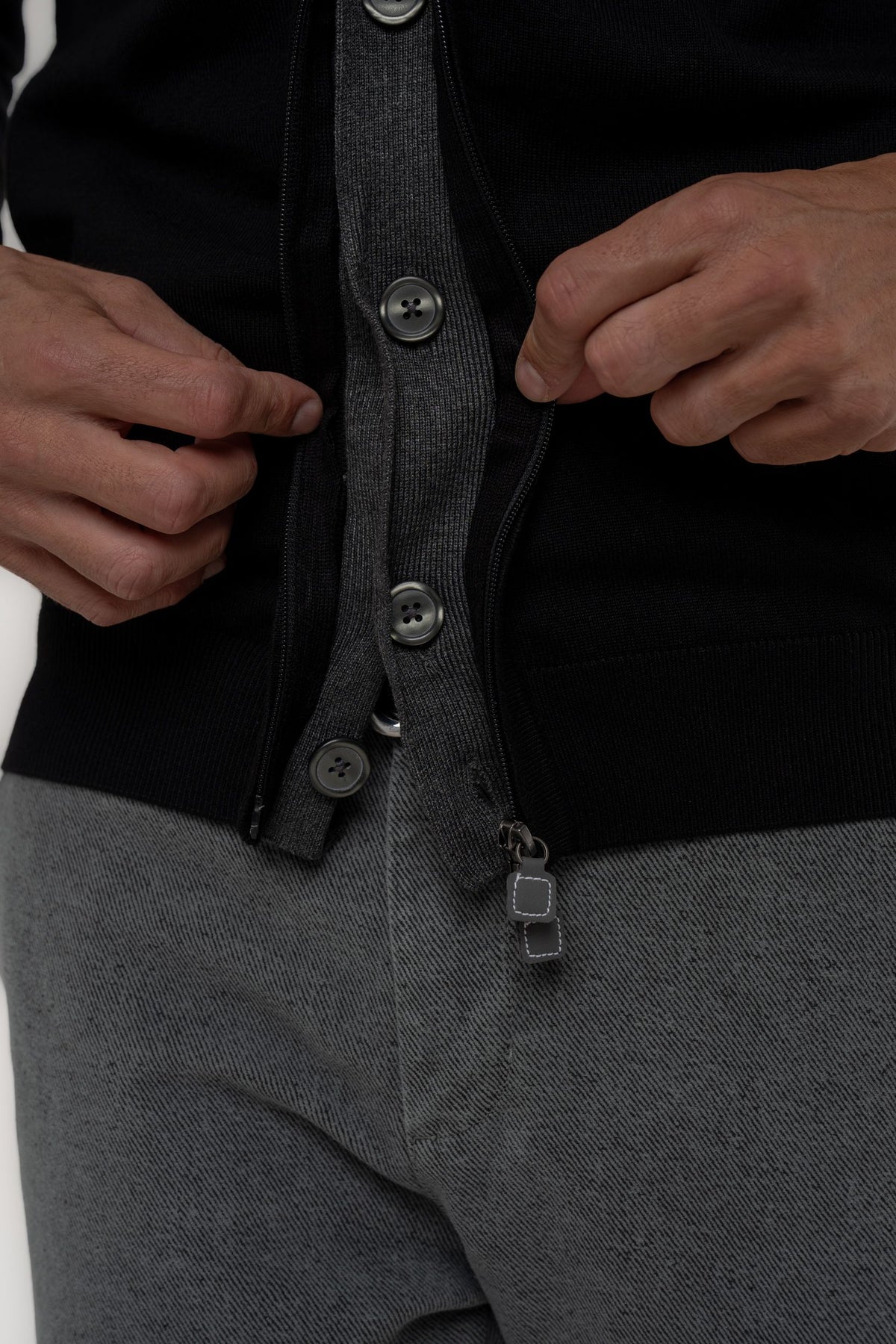 Cardigan con zip e bottoni