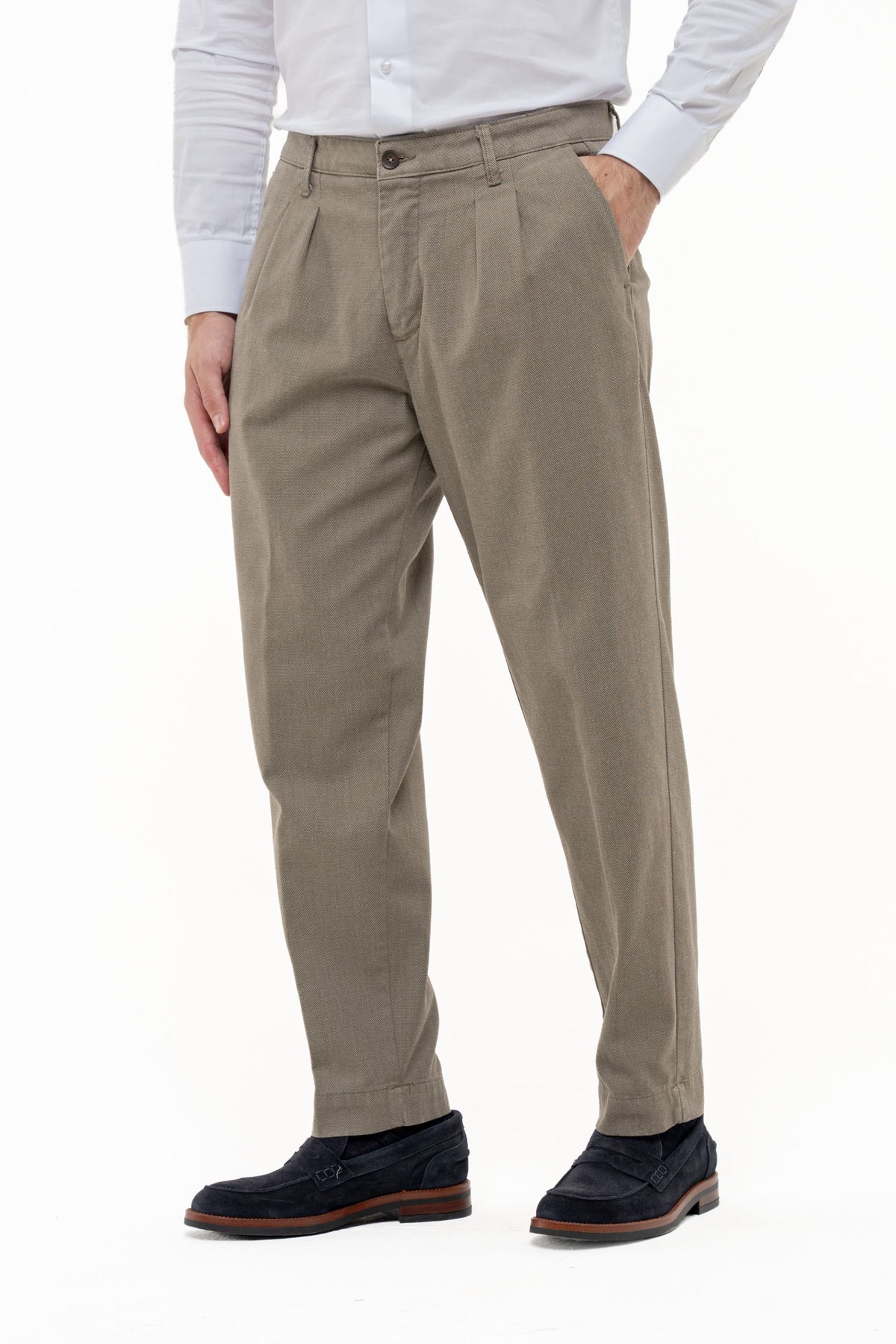 Pantalone con doppia pinces relaxed fit